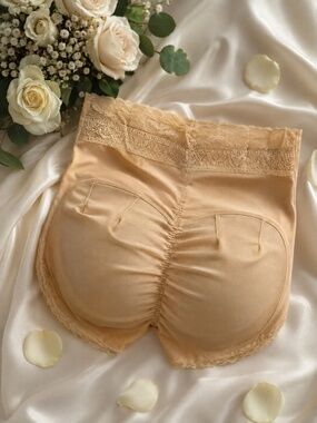 Women’s Padded Butt Enhancer Underwear With Lace Trim